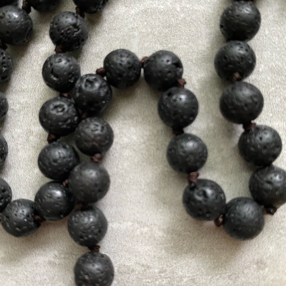 Boho Bliss!! Black Lava Steer Necklace - Picture 5 of 5